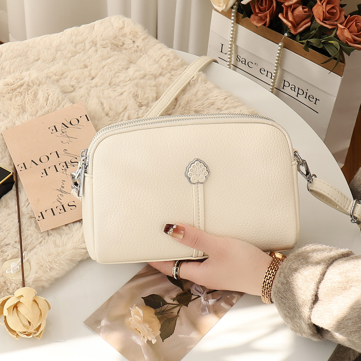 新中式斜挎包女2026新款轻便百搭手机包小方包两层国风实用小挎包