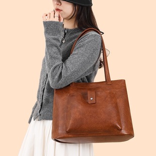 大容量托特包2025新款软皮单肩包通勤女包复古手提包可放电脑大包