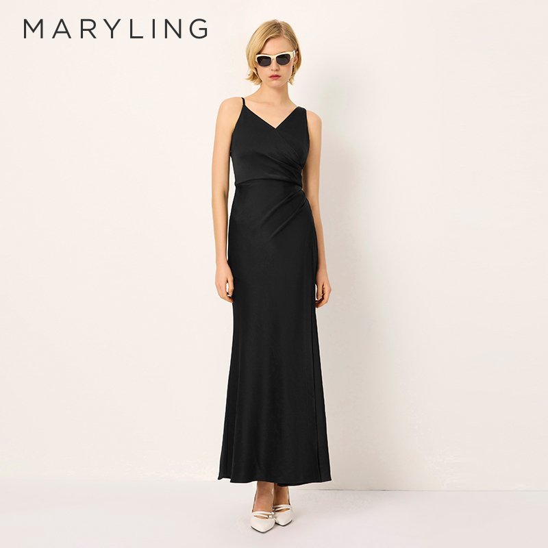 MARYLINGV领吊带小黑裙
