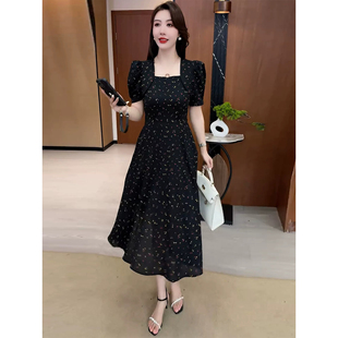 特尔美时尚气质连衣裙女夏季新款洋气显瘦方领泡泡袖碎花中长款裙