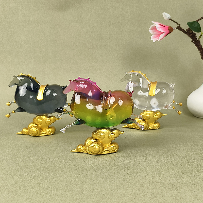 唐富贵一马当先树脂摆件