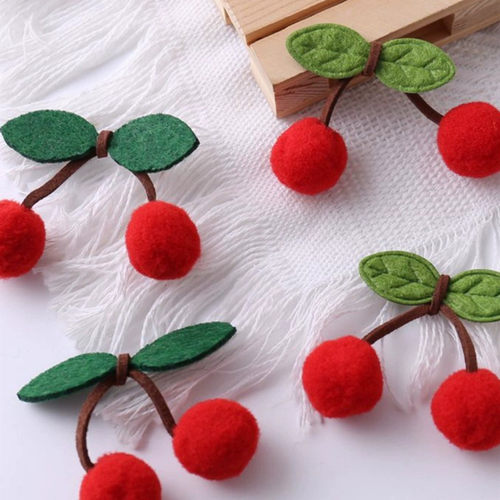 可爱毛球樱桃服饰窗帘配件材料