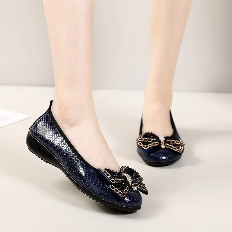 一脚蹬防滑单鞋懒人女鞋春季新款低跟亮钻软底蝴蝶结平跟底豆豆鞋,女鞋,时尚休闲鞋,淘宝优惠券,粉丝福利购,淘宝优惠卷