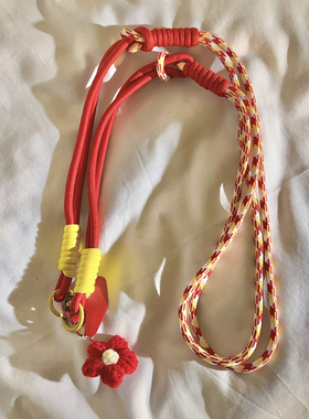 毛绒红色小花编织带斜跨手机链尼龙长绳适用于手机壳百搭户外旅游ccd相机挂绳文艺韩系女款结实耐用便携侧肩