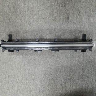 适用于2024-2025款现代SantaFe前中部贯穿式照明大灯92209-P6100