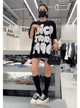 秒发诗歌兰58247百搭气质黑色涂鸦字母宽松短袖上衣25夏新款女装