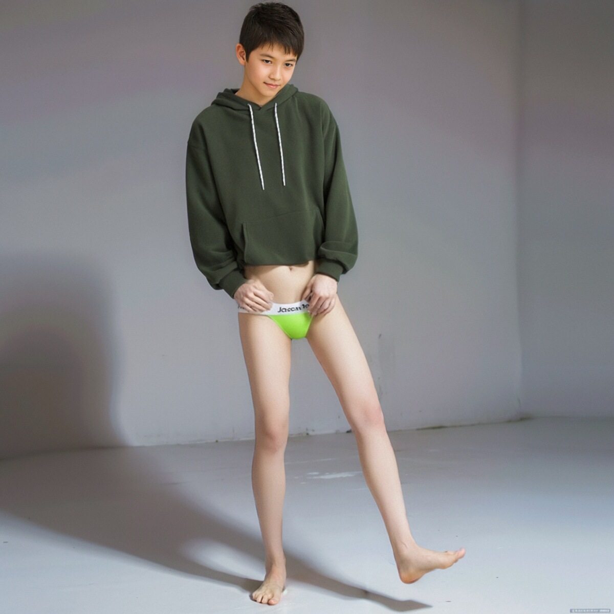 男女通用丁字裤薄透明油亮丝滑光泽性感高弹半包夏季一片式三角裤