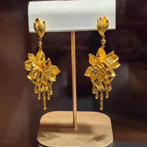 黄金色荷花流苏耳环古法轻奢