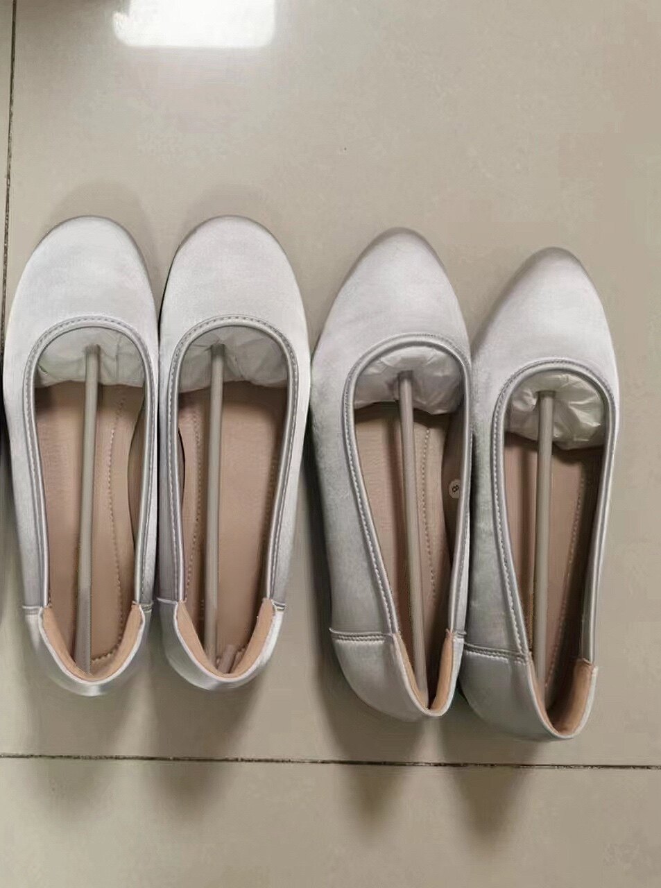 新款海航空姐丝绸缎银色平底鞋感叹号平底鞋柔软软皮浅口圆头尖头