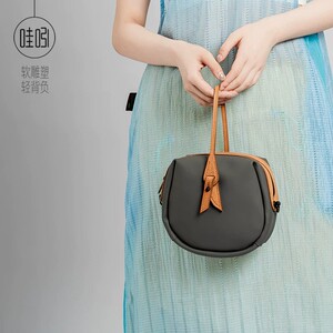 哇吲小众设计师手提斜挎女包