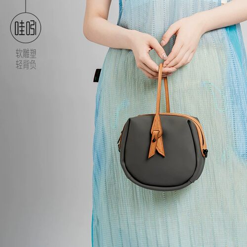 哇吲小众设计师手提斜挎女包