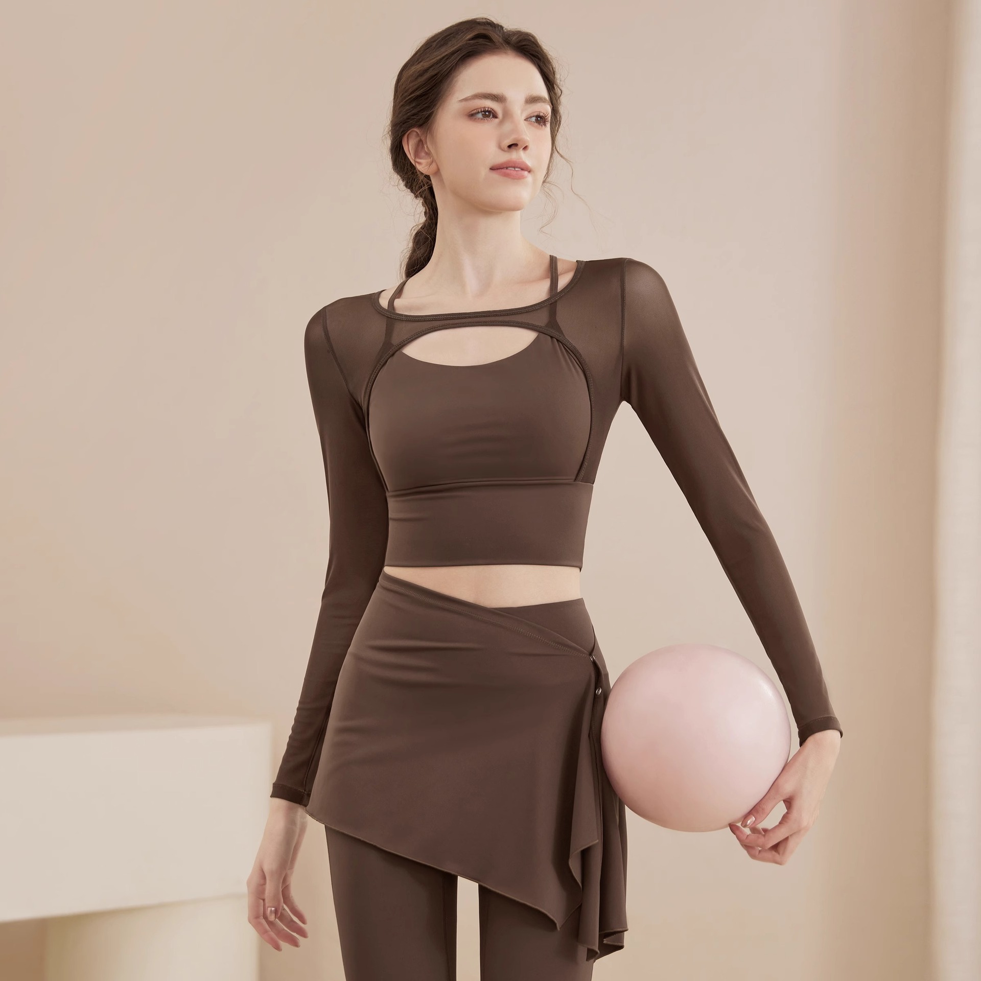 春夏新款瑜伽套装女健身骑行普拉提跑步小设计遮臀瑜伽服套装女