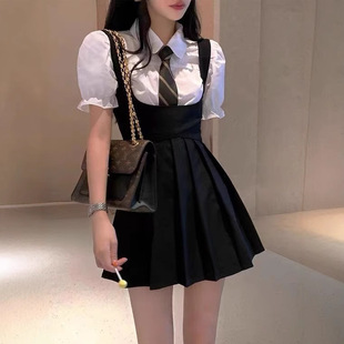連衣裙女夏兩件小黑裙背帶吊帶辣妹套裝 百褶裙jk制服 襯衫 泡泡袖