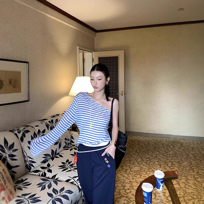 蓝白条纹斜肩T恤女慵懒辣妹风新