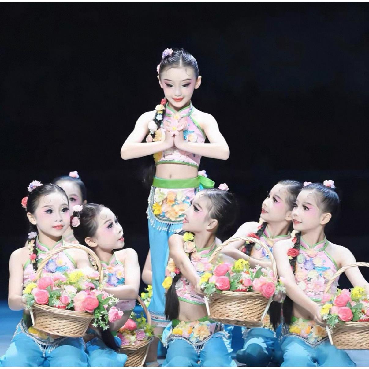 南泥湾儿童群舞表演服花篮道具演出服秧歌喜庆舞蹈服村姑采春服装 - 实物图