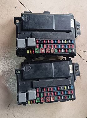 LS460LS600H机舱保险盒大灯继电器保险丝盒