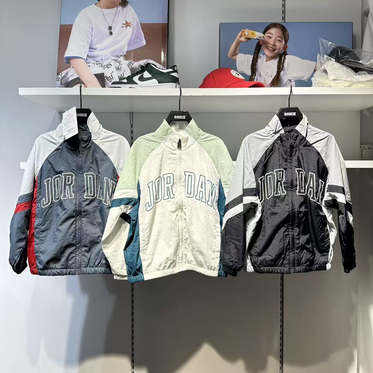 JORDAN乔丹26年秋男女童拼色立领字母印花拉链夹克外套JD2632060