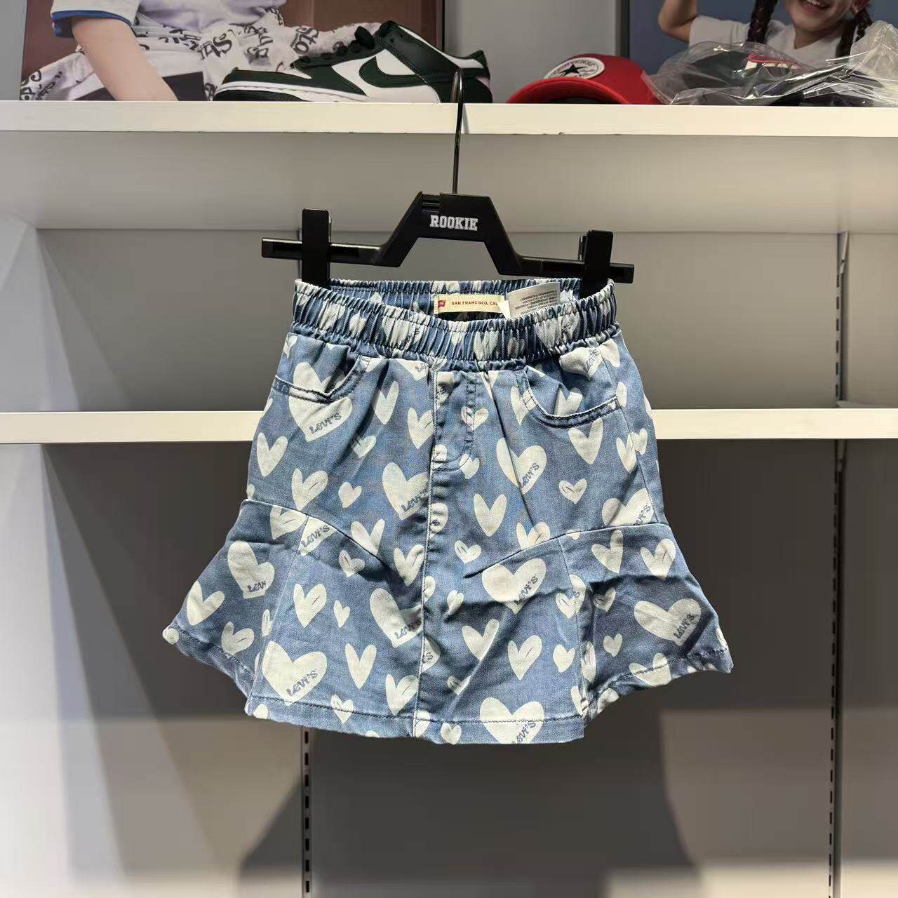 李维斯女童印花牛仔裙爱心印花26夏新款时尚打底裤短裙LV2622200