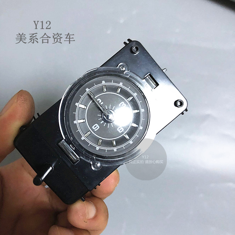 别克昂科威仪表台时钟总成拨杆 18全新昂科威原厂电子钟表显示屏图片