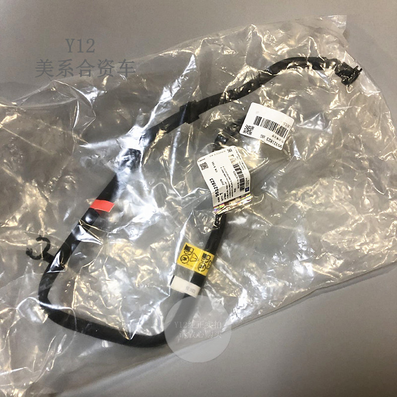 雪佛兰11/7新科帕奇2.4燃油供给前软管 科帕奇原厂气门室盖汽油管