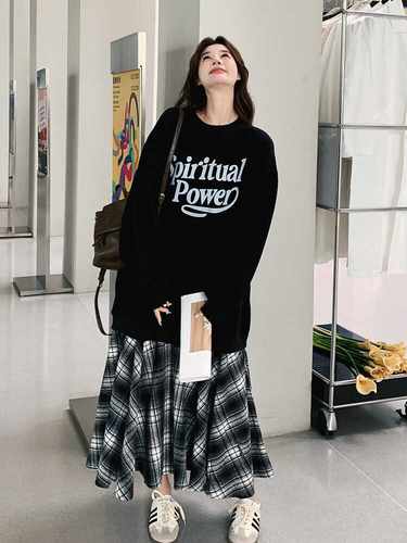 假两件连衣裙女超大码300斤设计感小众宽松显瘦拼接撞色卫衣长裙