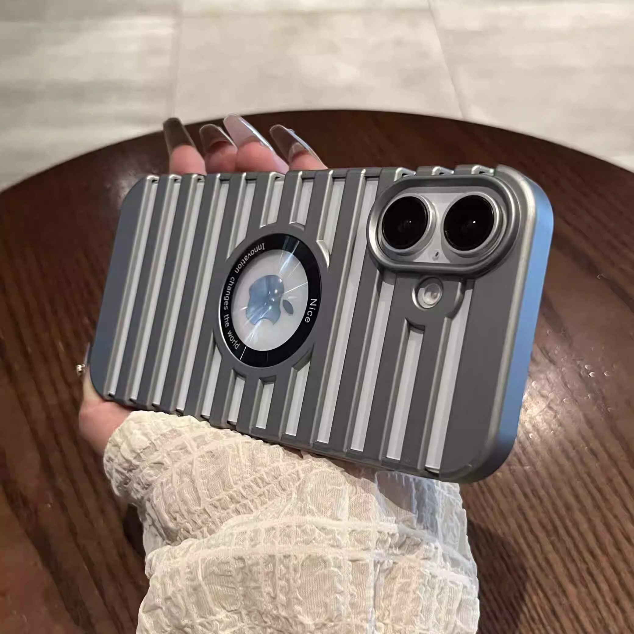 夏天散热镂空漏标PC硬壳适用iPhone16promax手机壳苹果15promax超薄14透气散热13磨砂全包防摔12大孔保护套11