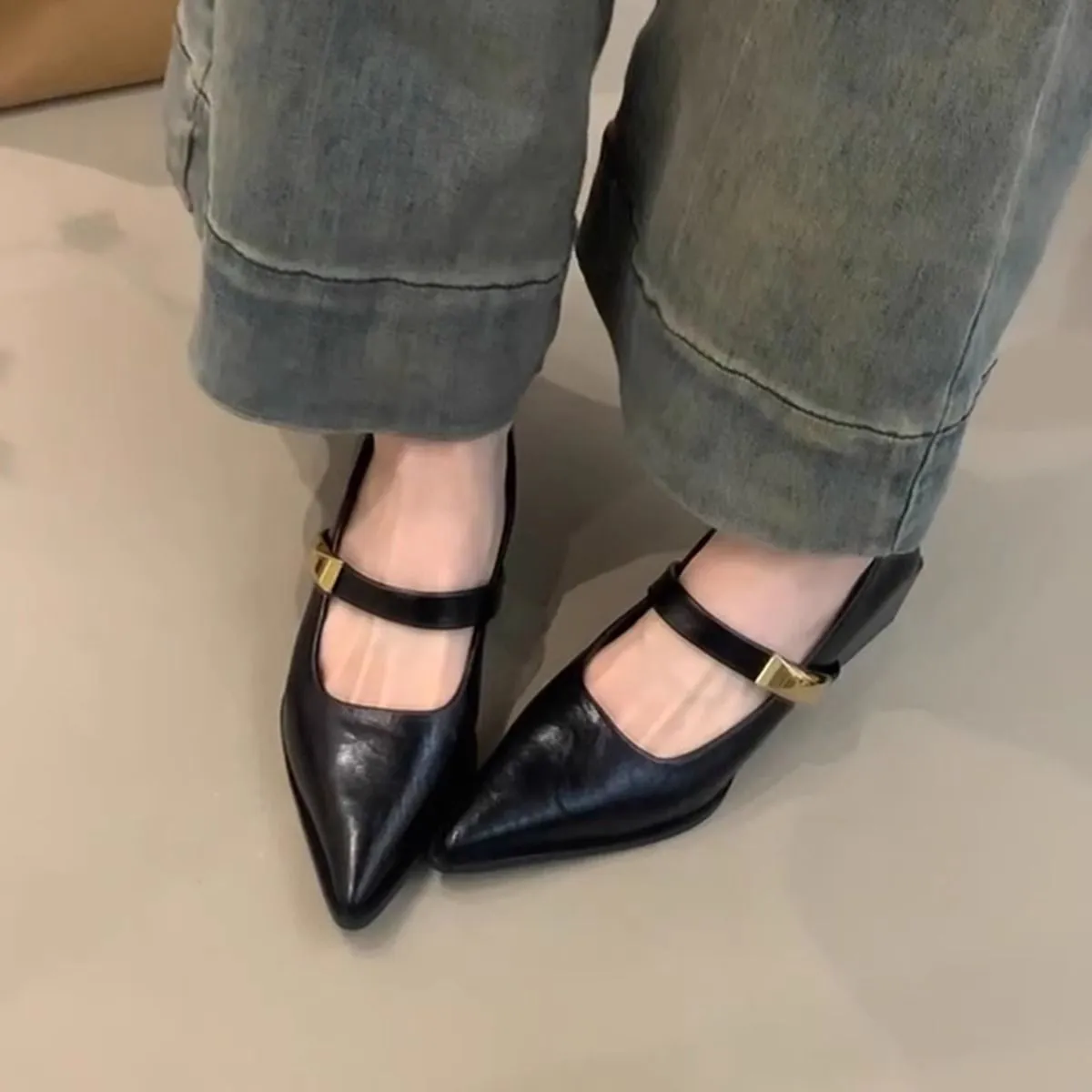 一字带小皮鞋女简约百搭通勤气质单鞋子尖头浅口玛丽珍鞋高级轻便