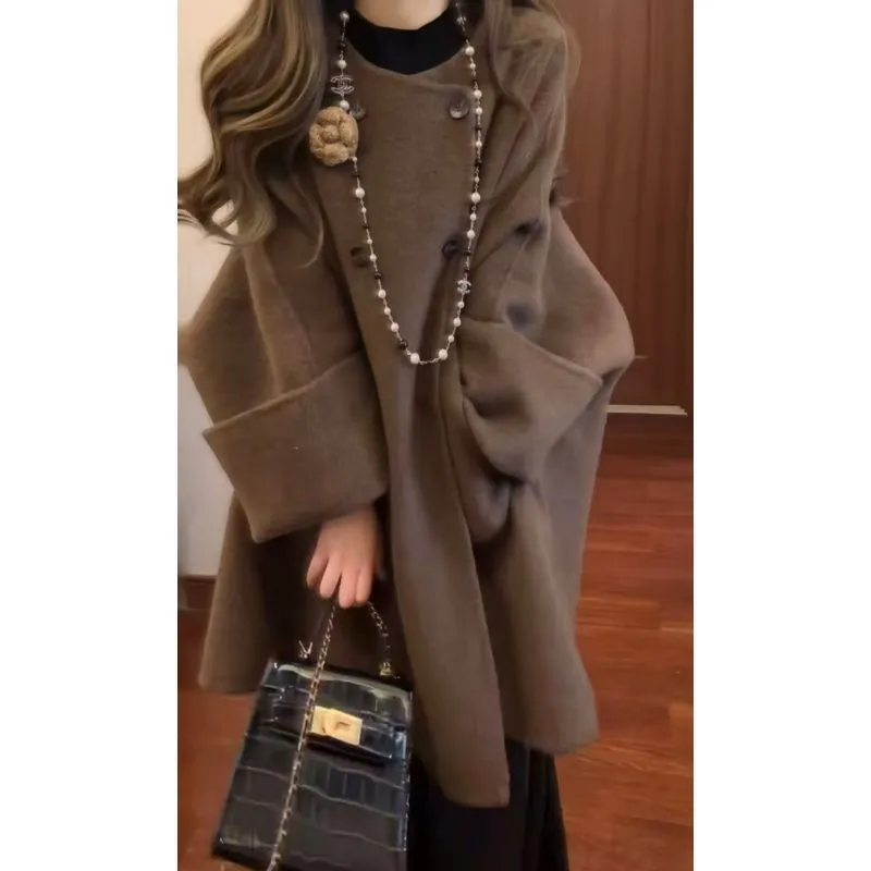 韩系气质财阀千金名媛风大小姐圆领外套秋冬新款加棉加厚大衣设计