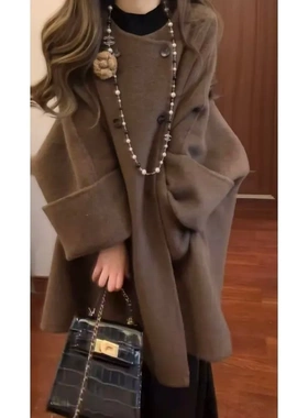 韩系气质财阀千金名媛风大小姐圆领外套秋冬新款加棉加厚大衣设计