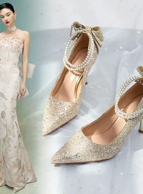 银色水钻一字扣高跟鞋2025新款水晶鞋婚鞋尖头气质细跟伴娘鞋