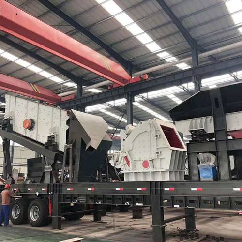 轮胎式移动碎石机时产100吨移动式矿山破碎生产线水泥路面粉碎车