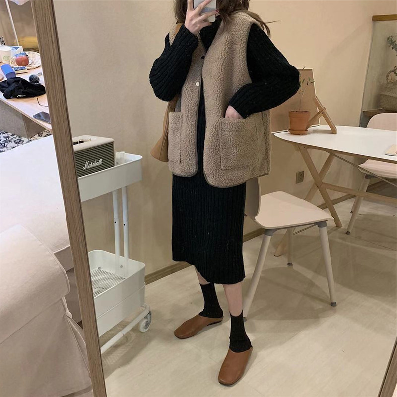 微胖女生穿搭洋气减龄两件套大码马夹坎肩羊羔毛马甲针织连衣裙子