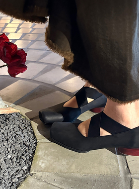 【UMA WANG】hug 2025秋冬新款低跟高跟牛皮黑色黑带平底芭蕾鞋