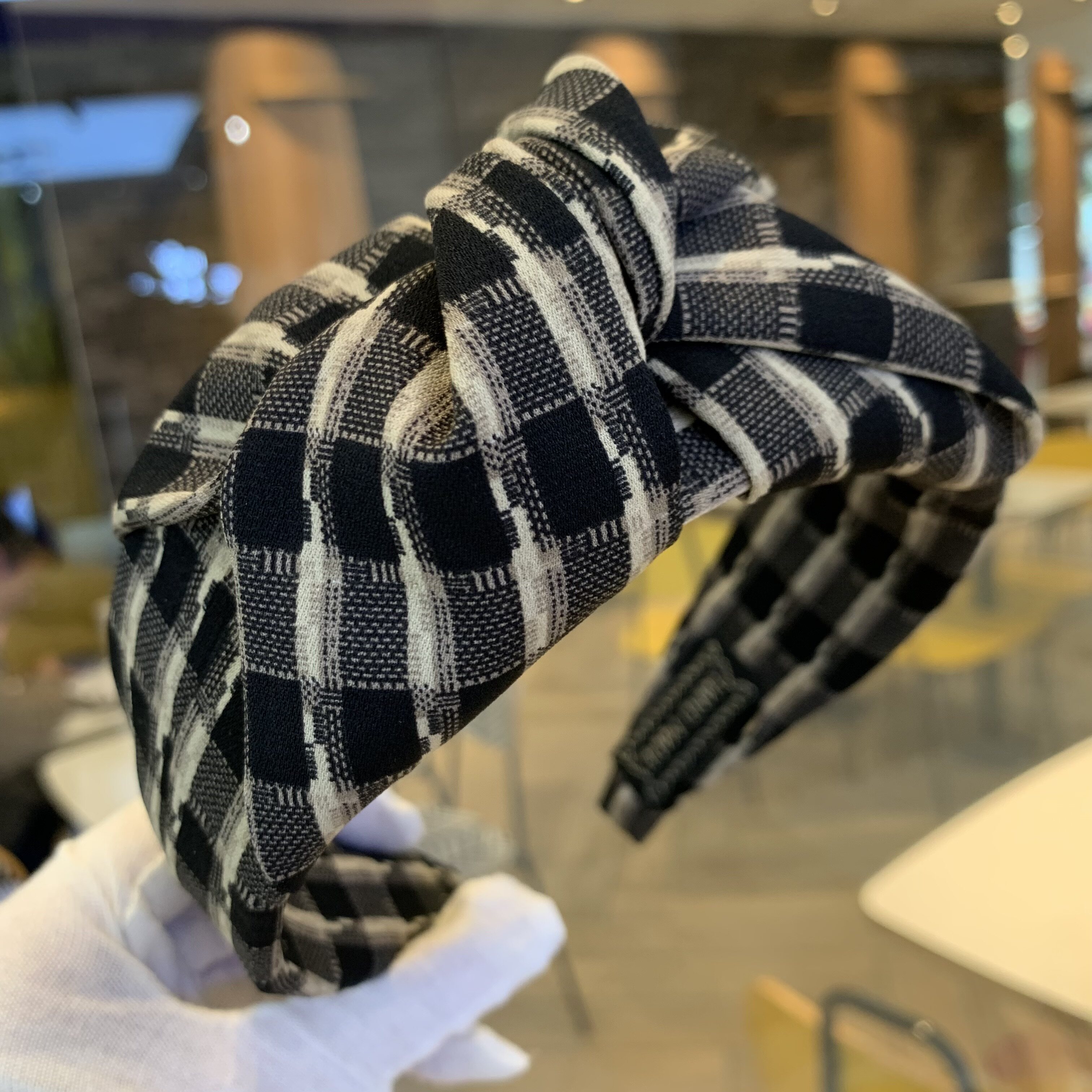 高定新款复古风布艺格子发卡发箍女成人外出逛街气质宽边压发头箍