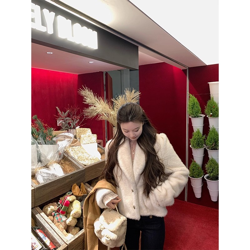 匹兹堡冬夜_小复古氛围 金扣染尖仿貂绒青果领皮草