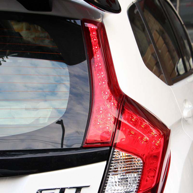 适用14-19年本田飞度立柱灯HONDA JAZZ尾灯刹车灯行车灯