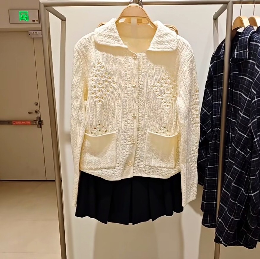 VM NY NB UR2026春百搭甜美镂空钩花翻领长袖针织开衫外套上衣女,女装/女士精品,毛针织衫,淘宝优惠券,粉丝福利购,淘宝优惠卷