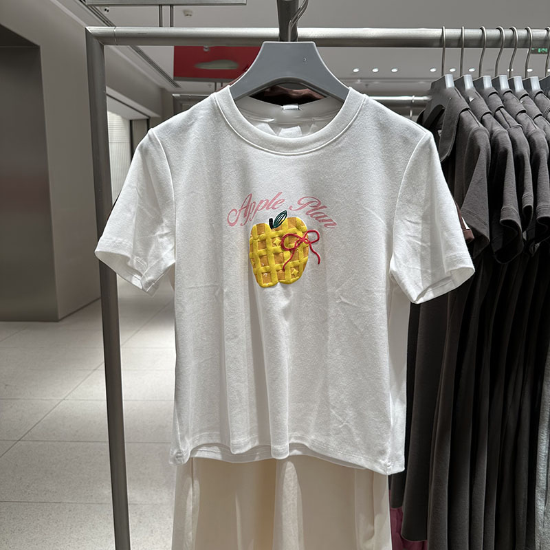 辣妹风字母水果印花圆领T恤衫