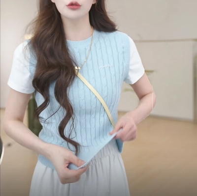 VM NY NB UR2026夏休闲百搭圆领字母绞花撞色假两件拼接针织衫女