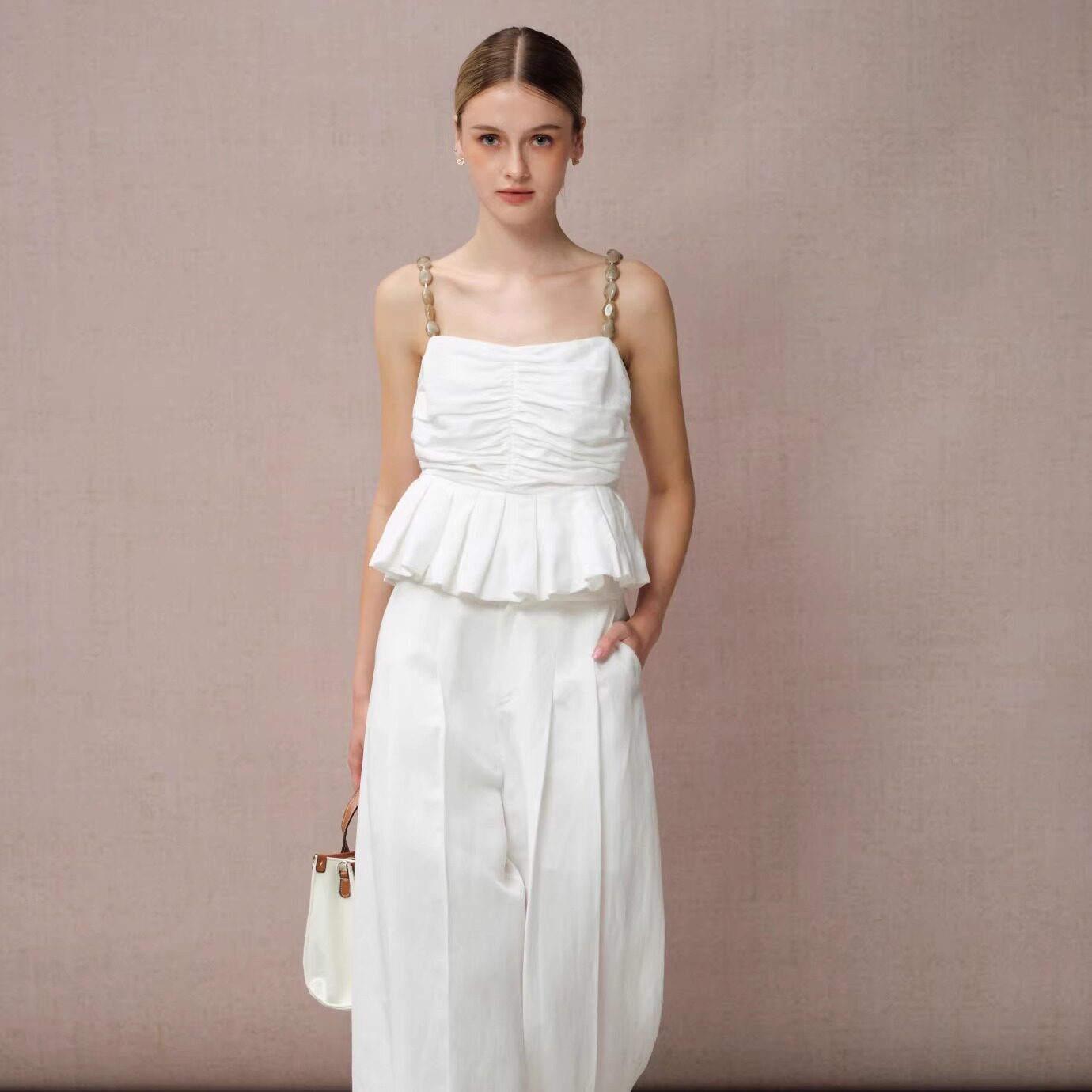 Diana Vevina 25SS早春新款 石头白色背心麻面裤子