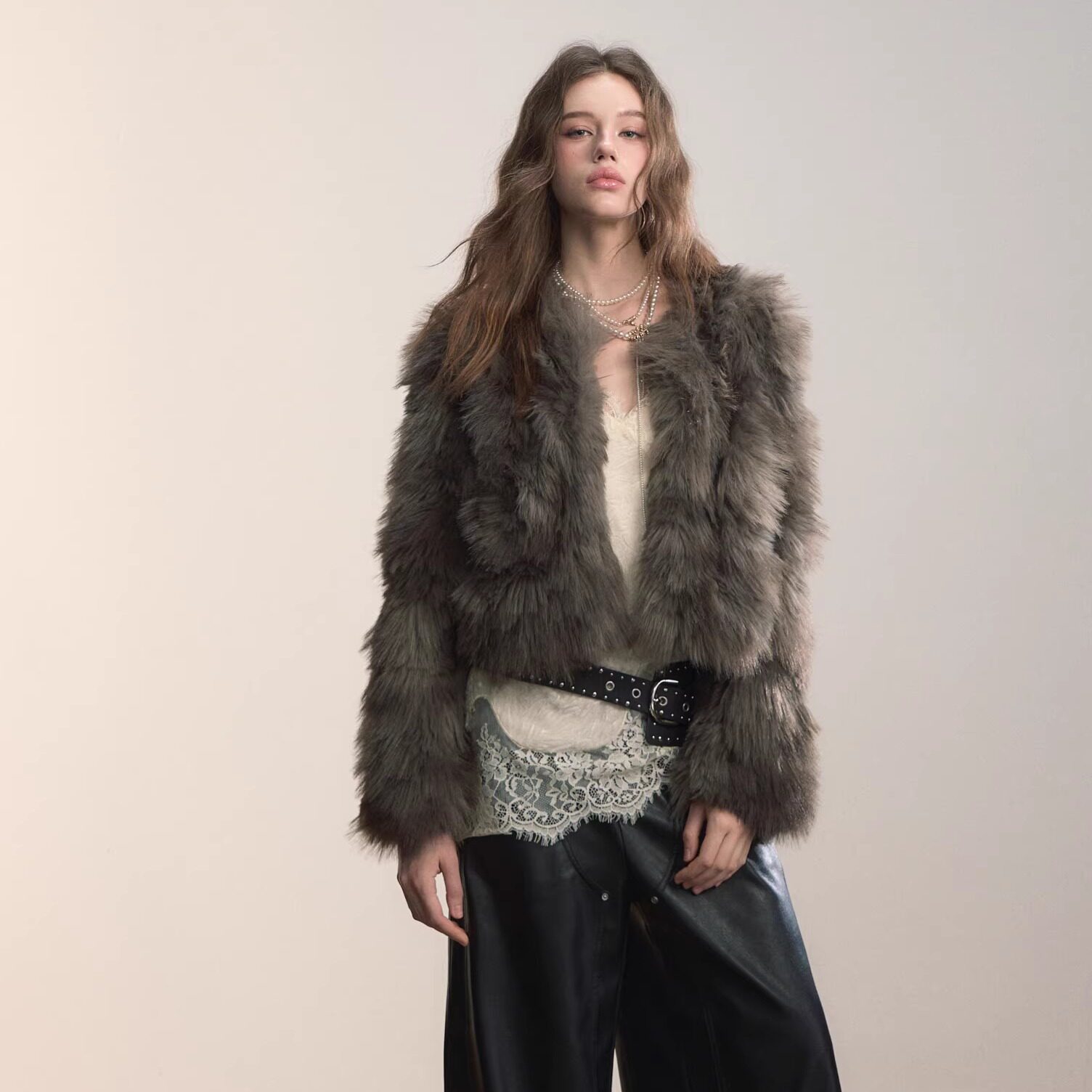 VIAPITTI 25AW 短款休闲风女装棉衣双色环保毛毛外套