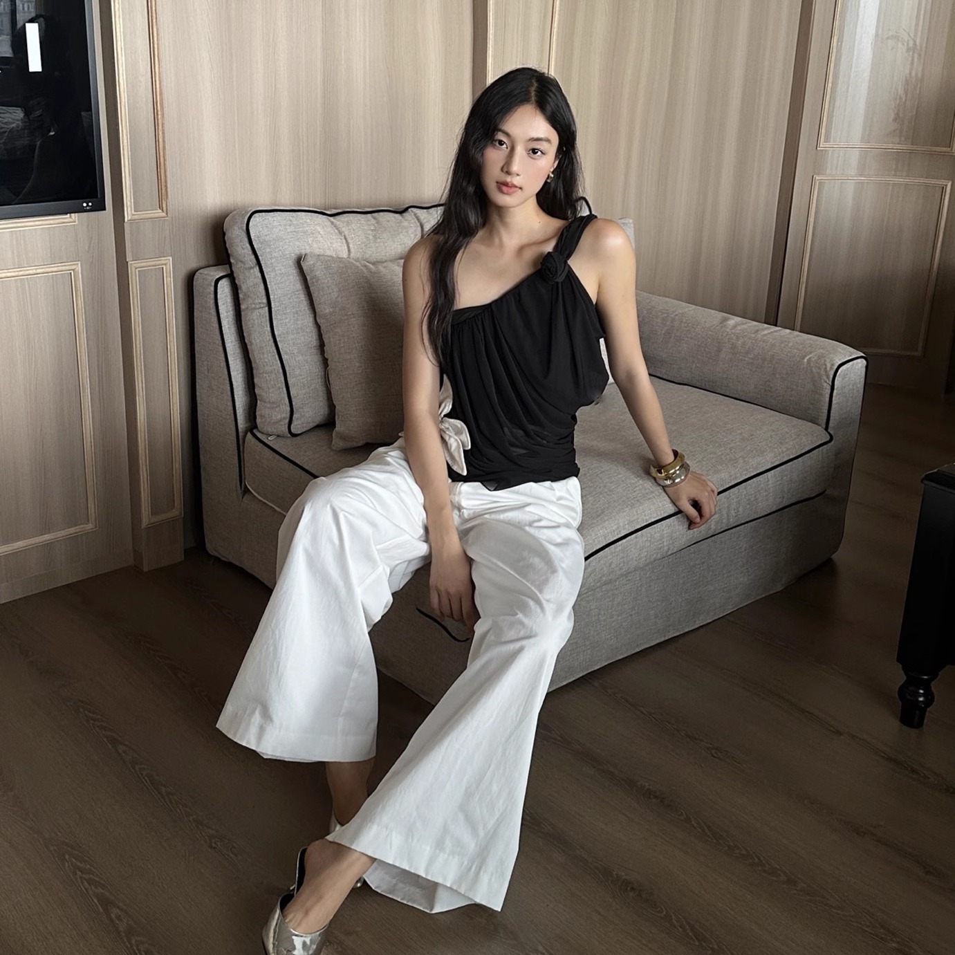 【折】CNLEEWEI 25AW 荡量斜肩褶皱弹力上衣 低腰牛仔裤 休闲长裤