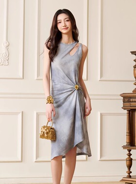 Three Quarters25SS 蓝色肌理印花金属异型扣连衣裙