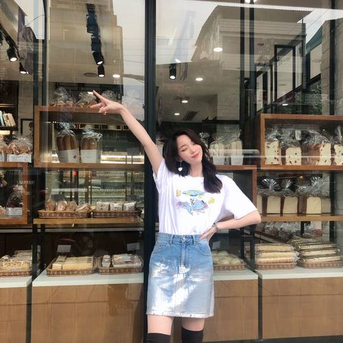 【折】SJYP2J春夏新品 小恐龙沙滩椅图案时尚T恤女