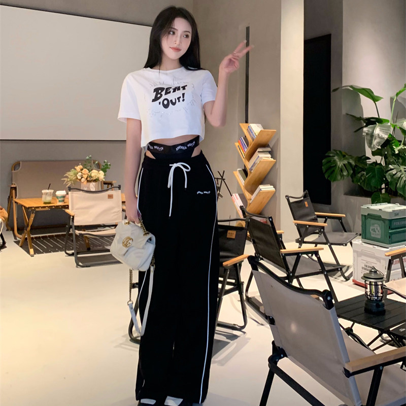 andrea martin23春夏新款   百搭白色字母短款t恤   木兰