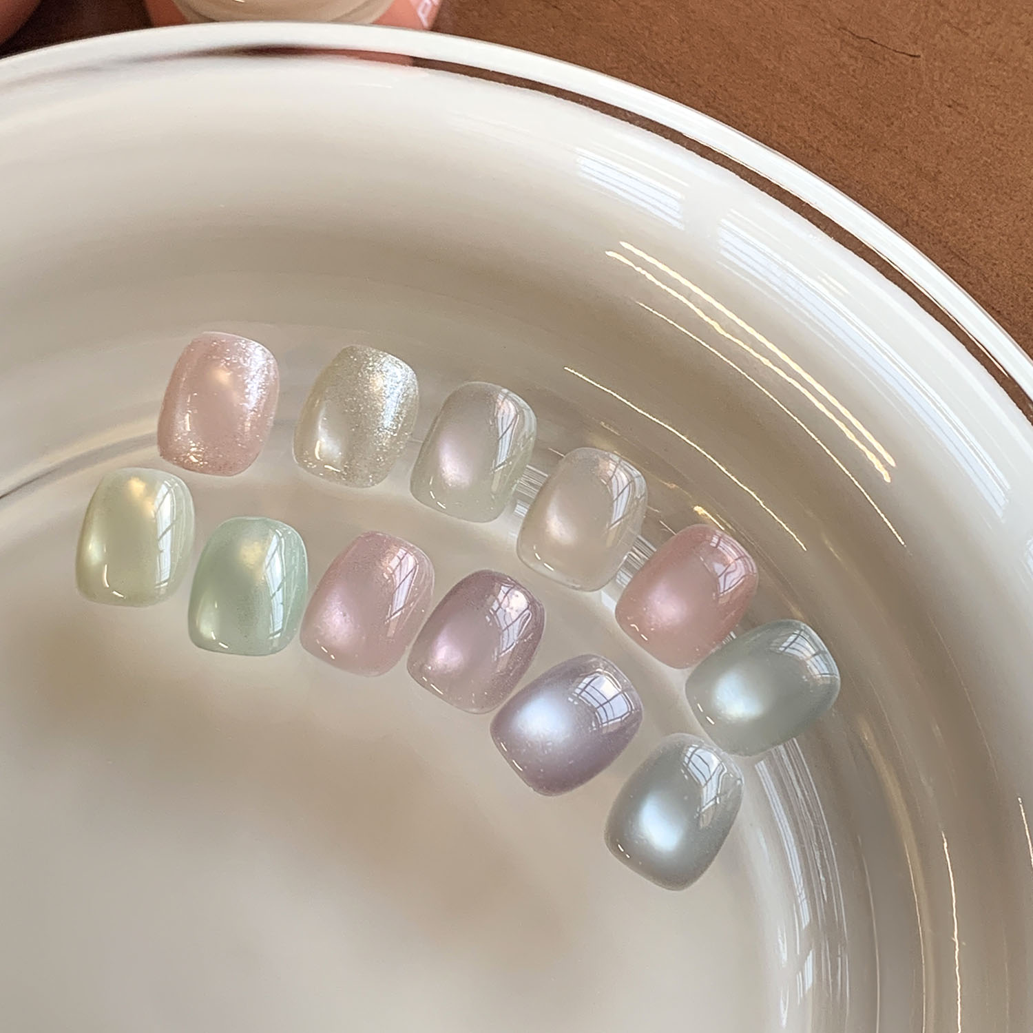 PutonePutone浮光猫眼胶