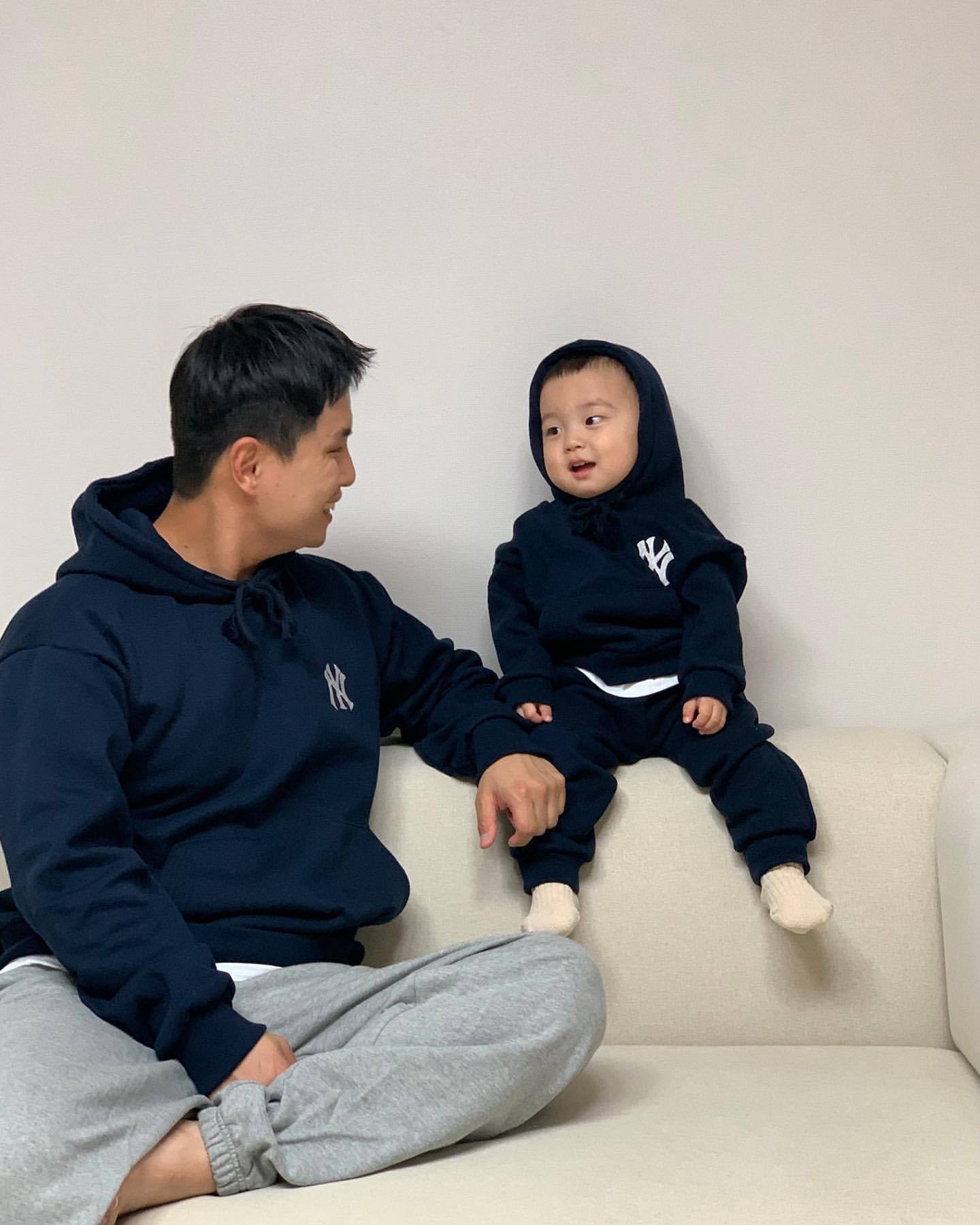 韩版男女中小童纯棉休闲运动套装ins宝宝宽松连帽假两件上衣+裤子