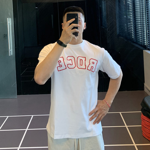 纯棉字母刺绣T恤男圆领简约夏