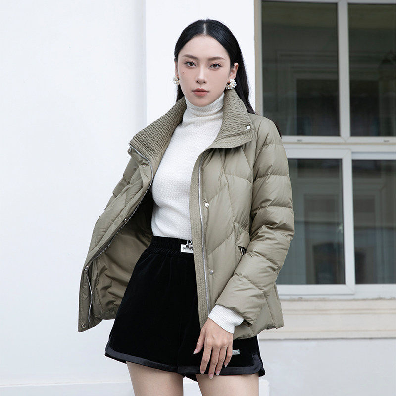 特瑞娜品牌女装短款羽绒服冬季新品百搭保暖军绿色白鸭绒外套