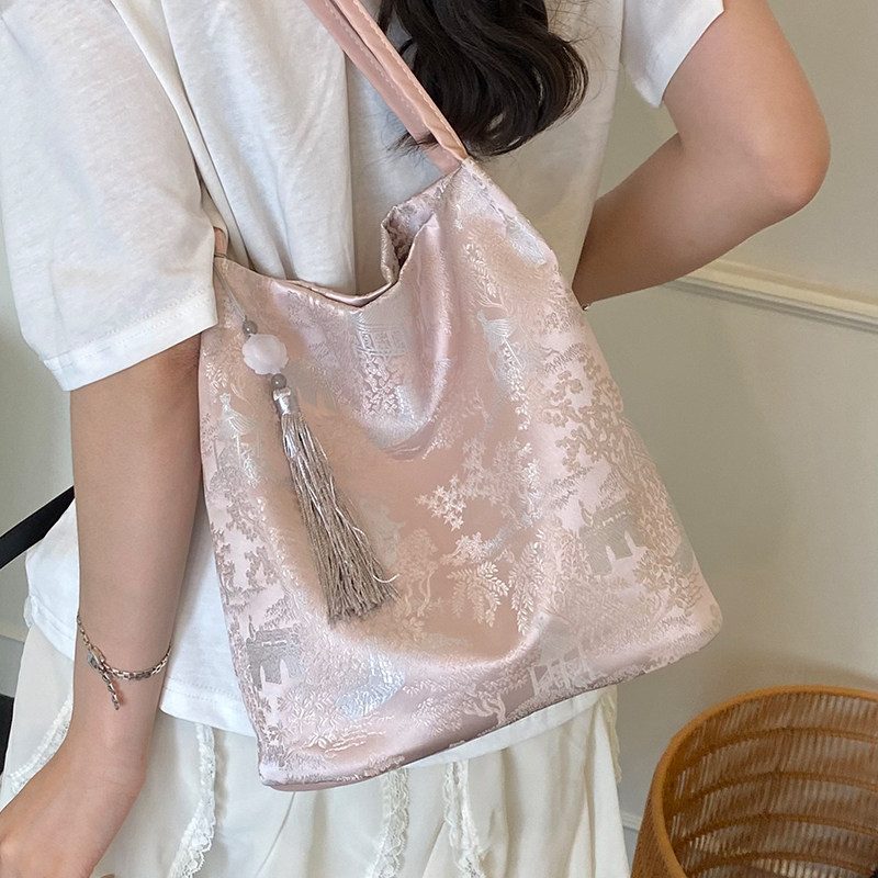 大容量通勤托特包包2025新款潮时尚百搭单肩水桶包小众单肩手提包,箱包皮具/热销女包/男包,托特包,淘宝优惠券,粉丝福利购,淘宝优惠卷